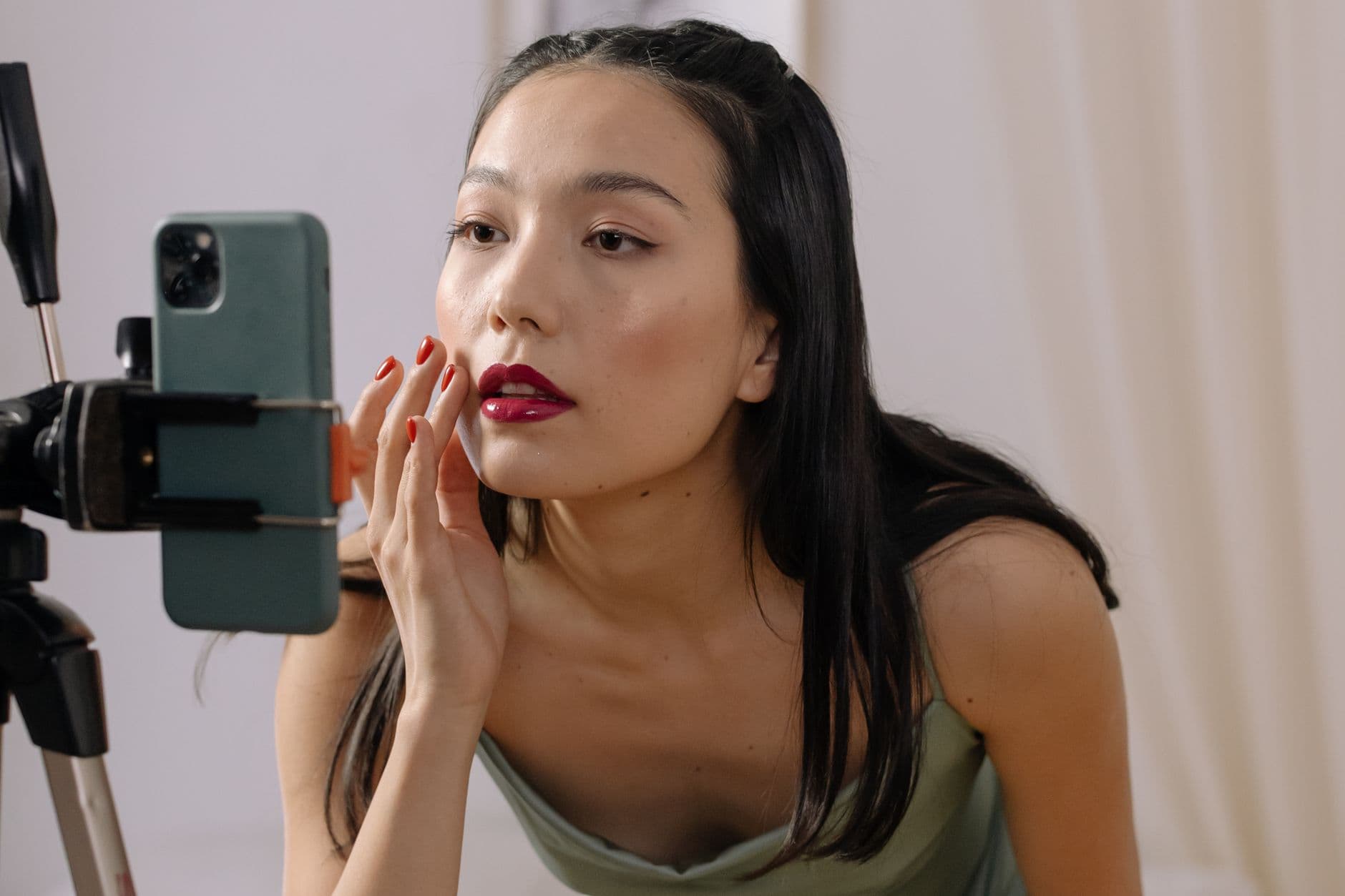 Pajak atas Penjualan Melalui Live Streaming TikTok Shop dan Instagram: Cara Hitung PPN, PPh, dan Cara Lapor untuk UMKM Seller 2026