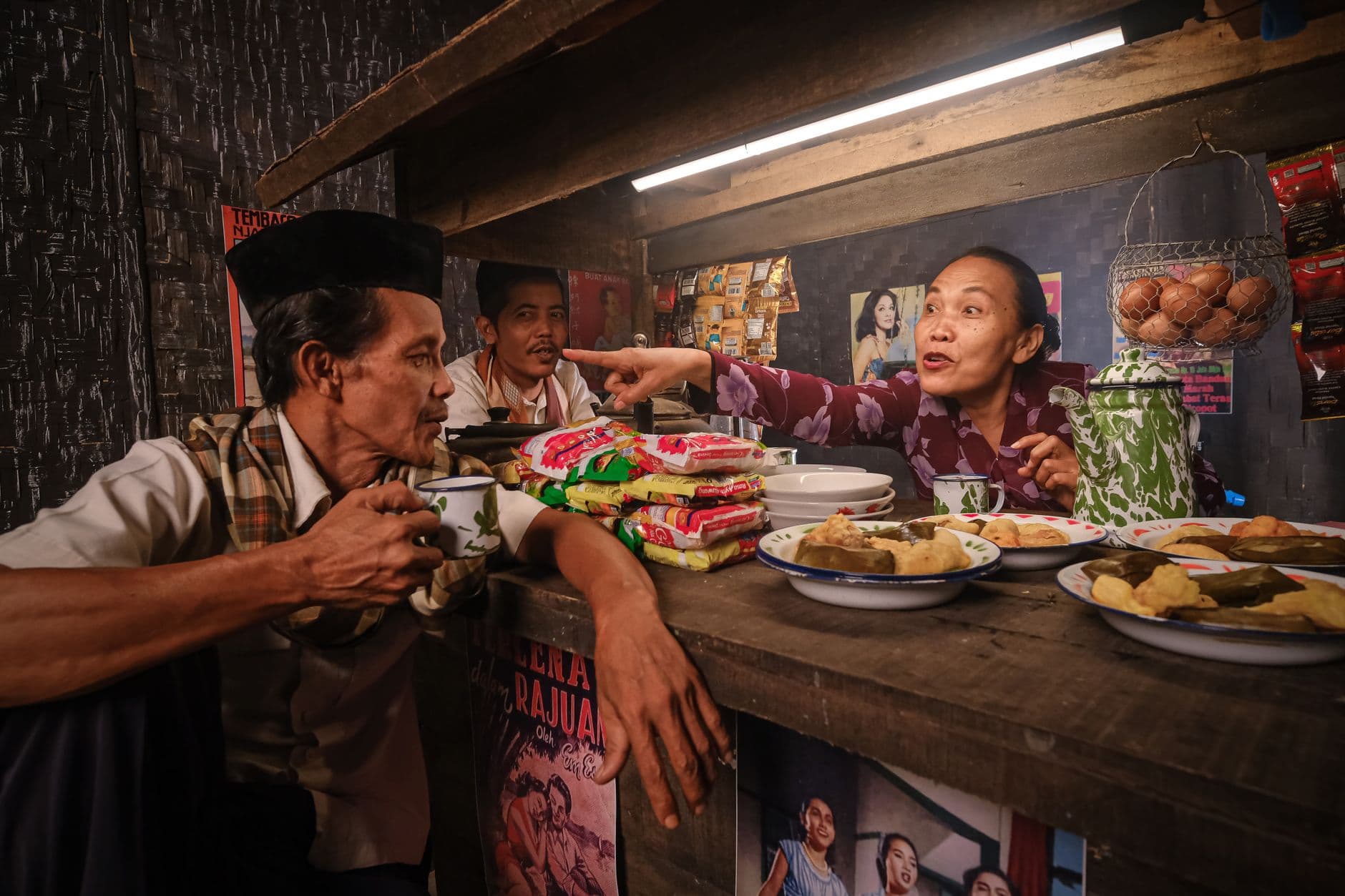 Pekerja Informal Sektor Kuliner (Cook, Pramusaji, Kasir Lepas): Cara Kelola Kontrak, Upah Shift, dan Kewajiban Pajak yang Sering Luput dari Radar UMKM F&B
